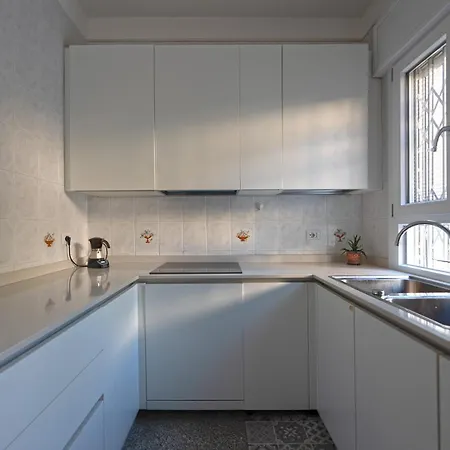 Sybil Apartment *